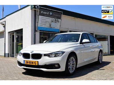 BMW 3-serie 318i Luxury FACE-LIFT LED, SPORTSTOELEN HALF