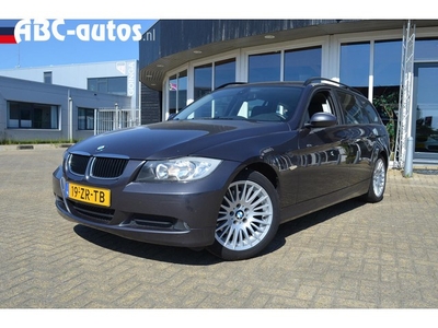 BMW 3-serie Touring 320i High Exe Sportzetels / NaviPro /