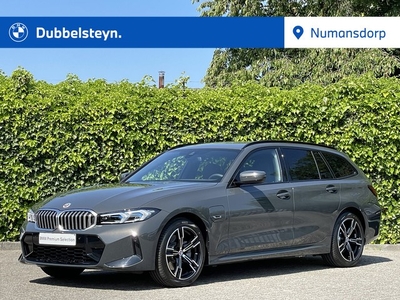 BMW 3 Serie Touring 330e M-Sport Trekhaak HiFi 50