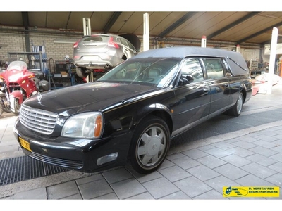 Cadillac DE VILLE Begrafenisauto / Lijkwagen. ZIE