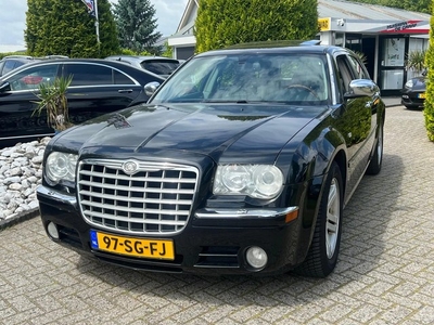 Chrysler 300C Touring 3.0 CRD Zwart Schuifdak Youngtimer