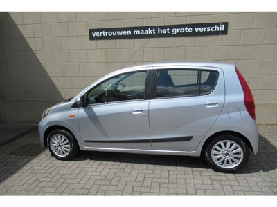 Daihatsu Cuore 1.0 Comfort Plus met VERSCHIJFBARE ACHTERBANK !!