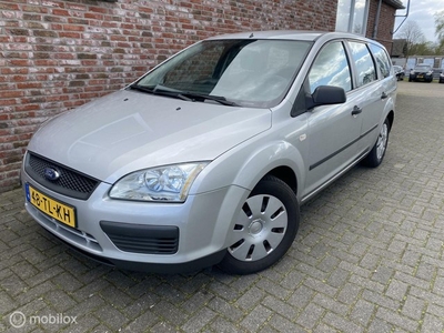 Ford Focus Wagon 1.4-16V Trend