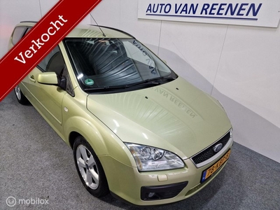 Ford Focus Wagon 1.6-16V Titanium luxe uitvoering!!!