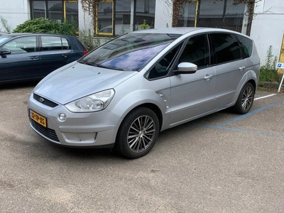 Ford S-MAX 2.0 16v / Cruise control/ Navigatie