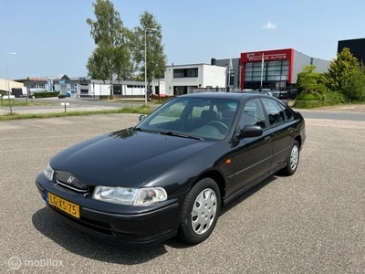 Honda Accord 2.0i LS in liefhebbers staat!