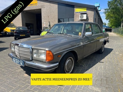 Mercedes-Benz 200-serie 280 SEDAN 6 CILINDER, BENZINE /