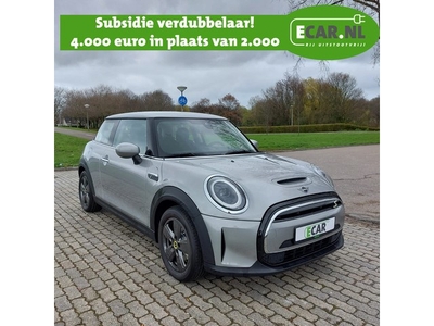 MINI Electric Essential / Premium Pakket / Navigatie / PDC