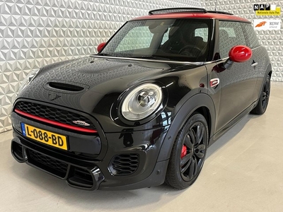 Mini Mini 2.0 John Cooper Works Chili 231PK 84.201km!