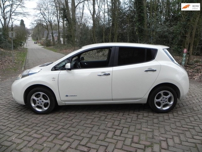 Nissan LEAF Base 24 kWh