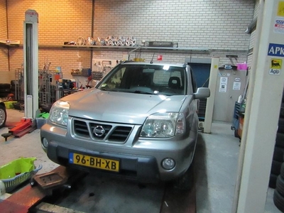 Nissan X-Trail MOTOR DEFECT /parts only / voor onderdelen