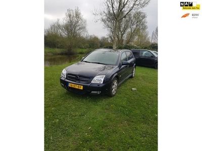 Opel Signum 2.2-16V Cosmo