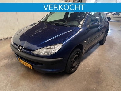 Peugeot 206 1.4 3DRS NETTE 206 JAAR APK RIJDT SCHAKELT