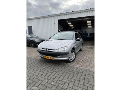 Peugeot 206 1.4 XT Nieuwe Distributie APK 09-2023 KOOPJE