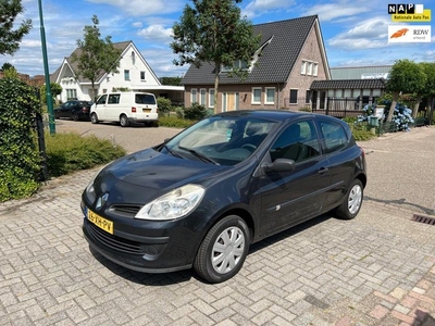 Renault Clio 1.2-16V Business Line Lees tekst