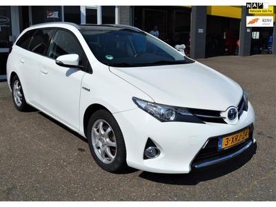 Toyota Auris Touring Sports 1.8 Hybrid Lease