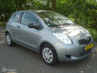 Toyota Yaris 1.0 VVTi Terra Airco Trilling motor