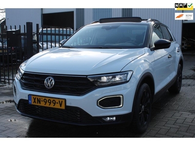 Volkswagen T-Roc 1.5 TSI Sport Pano Navi Clima ACC Virtual