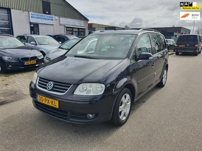 Volkswagen Touran 2.0-16V FSI Highline Clima Bj:2005 NAP!