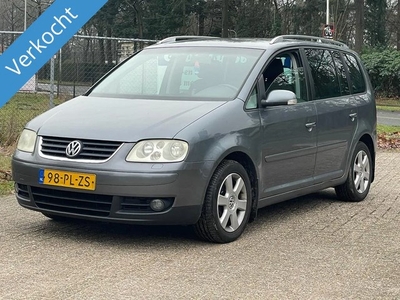 Volkswagen Touran 2.0 16V FSI Highline