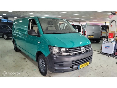 Volkswagen Transporter 2.0 TDI L2H1 airco navigatie