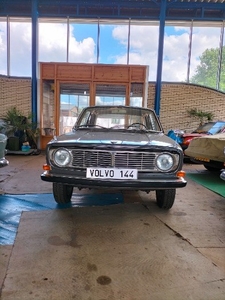 Volvo 144