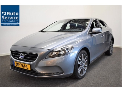 Volvo V40 2.0 T2 123pk Momentum Navi/ Cruise/ PDC/ ECC/ LED