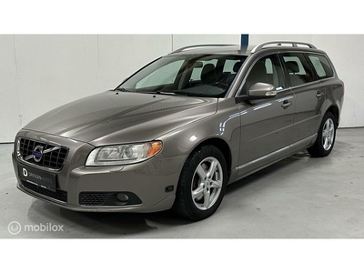 Volvo V70 2.5T 230PK Summum LEER / XENON