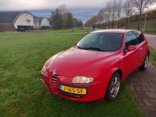 Alfa Romeo 147 1.6 T.Spark Veloce Progression met nieuwe