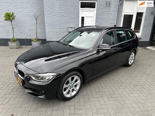 BMW 3-serie Touring 320i Executive XENON NAVI TREKHAAK