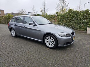 BMW 3 Serie Touring 320i Luxury Line (bj 2011)