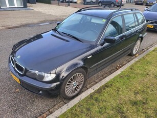 BMW 3-serie Touring 325i bj2002 netjes rijd goed apk 9-2025