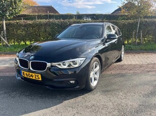 BMW 3-serie Touring , Navi, Led, Pdc 318i High Executive