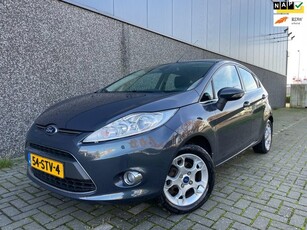 Ford Fiesta 1.25 Titanium/Dealer onderh/Nieuwe APK en beurt!