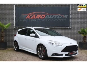 Ford Focus 2.0 EcoBoost ST-2 Dak Xenon Leer Keyl Cam Nav VOL