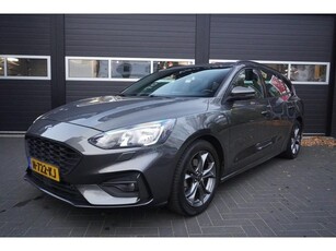 Ford Focus Wagon 1.5 ST Line Aut/CC/Park.sensoren/Navi/Airco