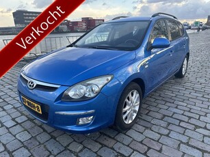 Hyundai i30 CW 1.6i Blue Dynamic airco/ecc apk nieuwstaat