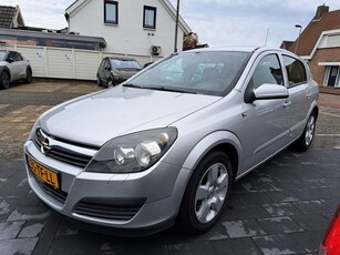 Opel Astra 1.4 EDITION 5 DEURS NIEUWSTAAT NIEUWE BANDEN