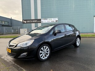 Opel Astra 1.4iTurbo Sport 6-Bak 120 PK. Als nieuw rijdende