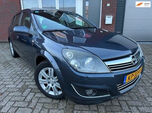 Opel Astra 1.6 Cosmo / Navi / Leder / Camera / PDC / Cruise