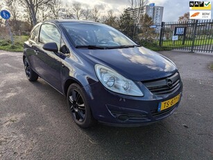 Opel Corsa 1.0-12V Selection Parkeersensoren