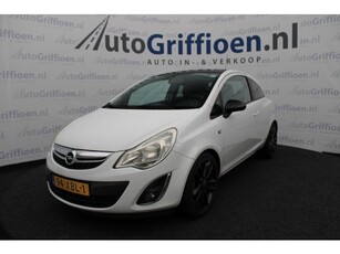 Opel Corsa 1.4-16V Cosmo keurige hatchback met leer