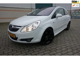 Opel Corsa 1.6-16V GSI - pann dak - zwarte lm velgen