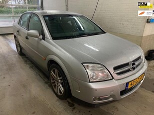 Opel Vectra 1.8-16V Comfort Sedan € 1250.- 2003 Airco ,Zo