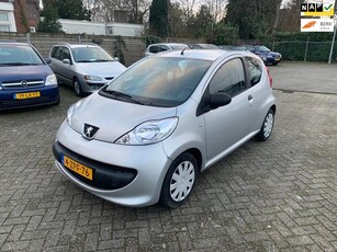 Peugeot 107 1.0-12V XR // APK 18-2-2025