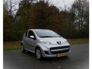 Peugeot 107 1.0-12V XS . AUTOMAAT . Elec ramen . Airco . enz