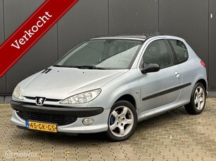 Peugeot 206 2.0-16V GTI 136PK LEDER PANO