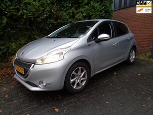 Peugeot 208 1.2 VTi Style,Navi,Airco,Cruise control