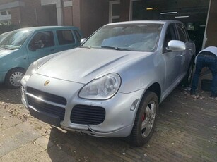 Porsche Cayenne 4.5 Turbo bj2004 rijd goed netjes nieuwe