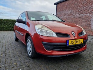 Renault Clio 1.2-16V Authentique